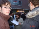 Prof.Benelli che organizza il tour.JPG